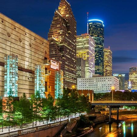 Апартаменты Urban Oasis Your Perfect Getaway In The Heart Of Downtown! Хьюстон Экстерьер фото