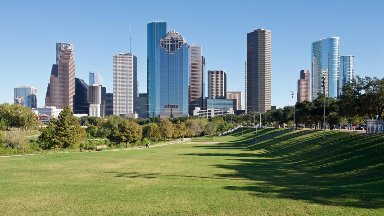 Апартаменты Urban Oasis Your Perfect Getaway In The Heart Of Downtown! Хьюстон Экстерьер фото